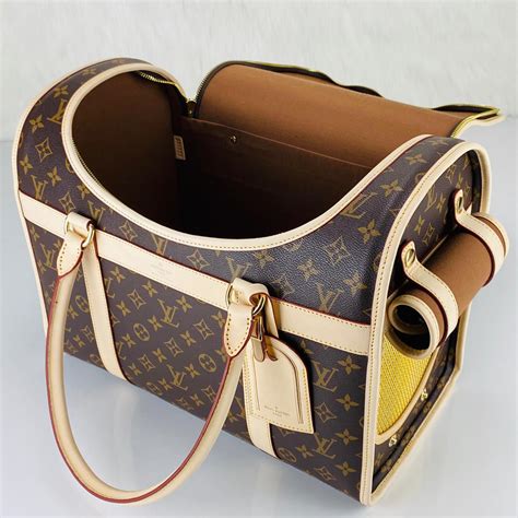 louis vuitton carrier 40